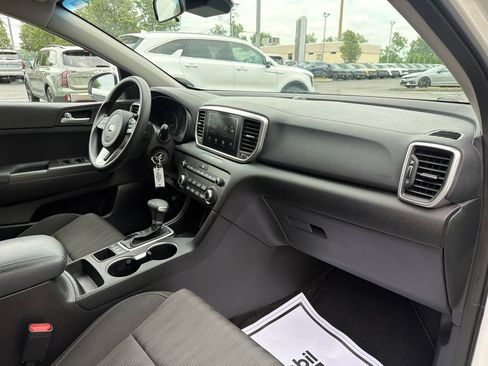 Used 2020 Kia Sportage LX AWD/4WD image 12