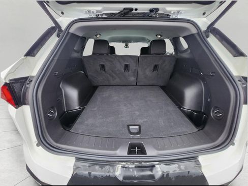 Used 2024 Chevrolet Blazer LT w/ Convenience Package image 9