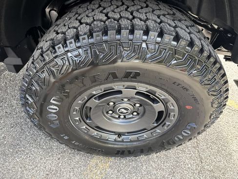 New 2025 Ford Bronco 2-Door w/ Sasquatch Package AWD/4WD image 12