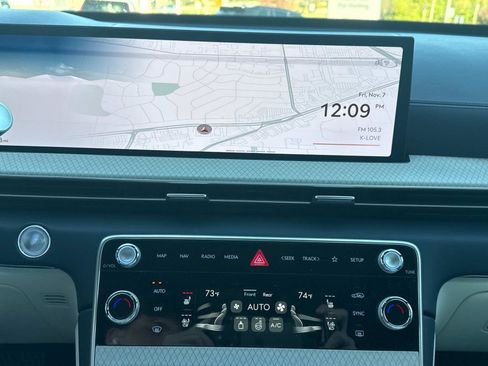 Used 2025 Genesis GV80 3.5T Prestige image 22