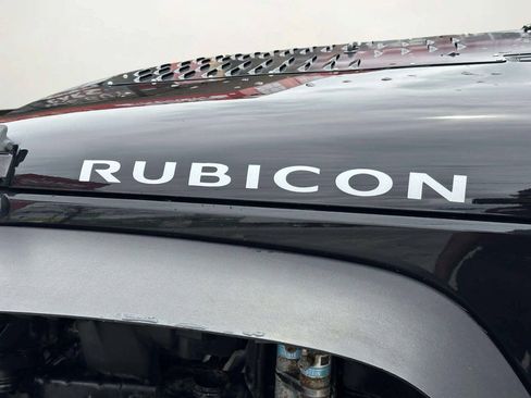 Used 2015 Jeep Wrangler Unlimited Rubicon w/ Dual Top Group AWD/4WD image 35