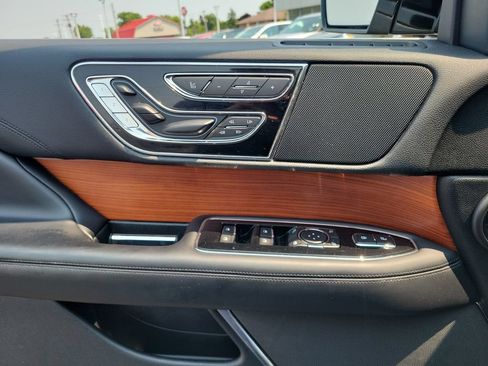 Used 2019 Lincoln Navigator Reserve AWD/4WD image 20
