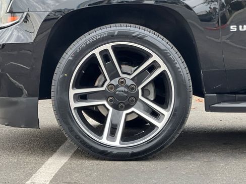 Used 2018 Chevrolet Suburban LT image 27