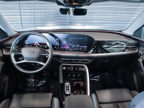 Used 2025 Audi Q5 Premium w/ Premium Plus AWD/4WD image 10