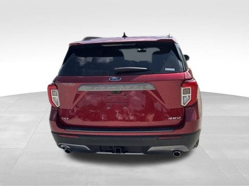Used 2023 Ford Explorer XLT w/ Equipment Group 202A AWD/4WD image 48