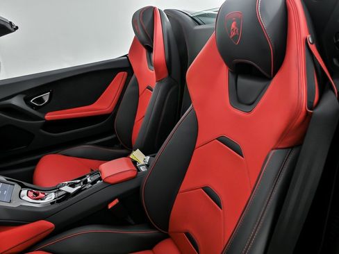 Used 2023 Lamborghini Huracan EVO RWD image 19