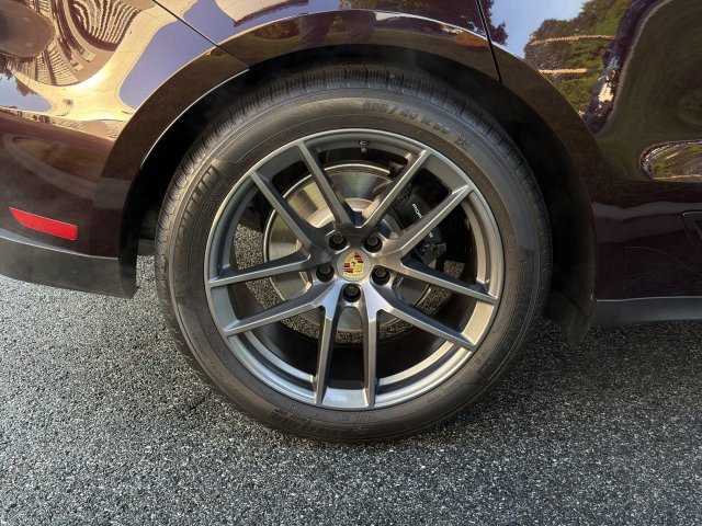 Used 2023 Porsche Macan Turbo AWD/4WD image 12