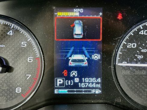 Used 2023 Subaru Forester AWD/4WD image 12