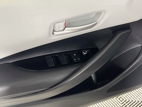 Used 2021 Toyota Corolla SE FWD image 17