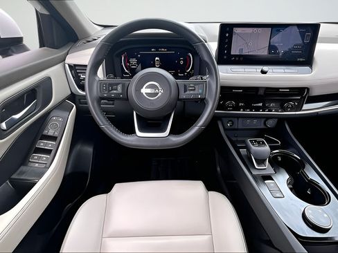 Certified 2024 Nissan Rogue SL AWD/4WD image 8