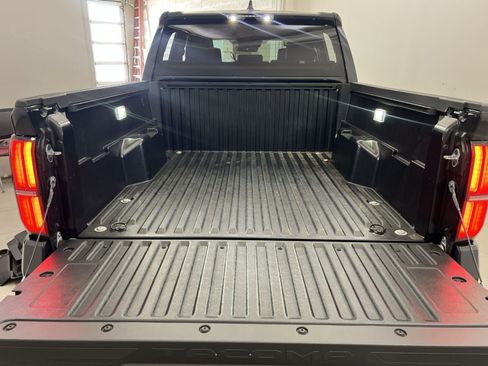 Used 2025 Toyota Tacoma TRD Off-Road AWD/4WD image 24