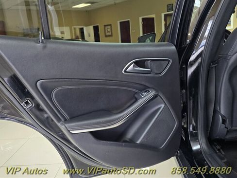 Used 2018 Mercedes-Benz GLA 250 image 13