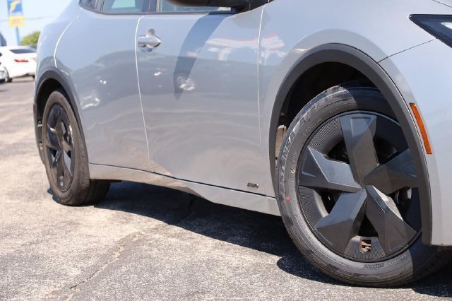 Certified 2025 Toyota Prius LE AWD/4WD image 3