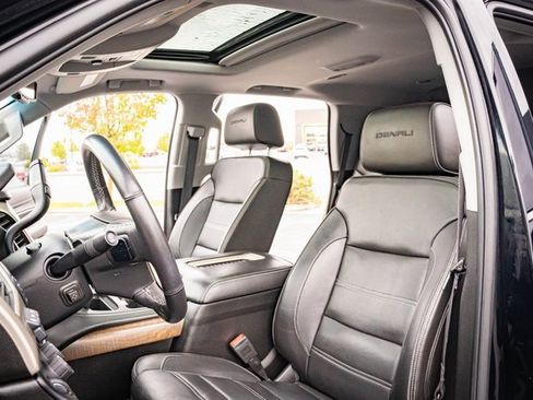 Used 2018 GMC Yukon Denali image 13