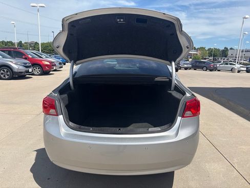 Used 2016 Chevrolet Impala LT w/ Convenience Package FWD image 40