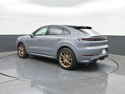 Used 2024 Porsche Cayenne Coupe AWD/4WD image 5