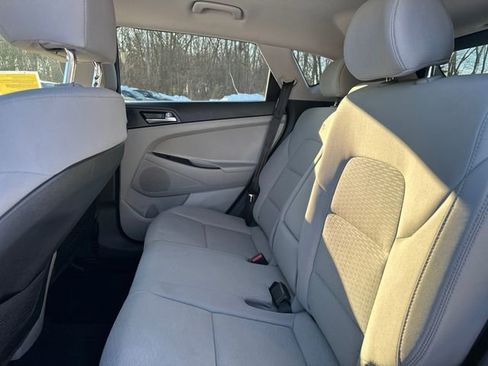 Used 2019 Hyundai Tucson SE image 17