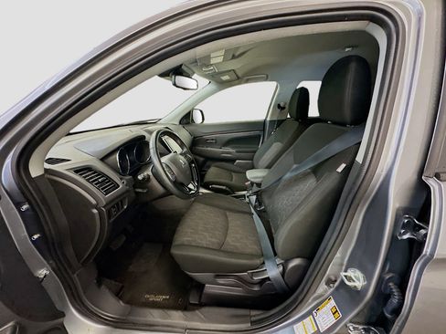 Used 2025 Mitsubishi Outlander Sport LE AWD/4WD image 13