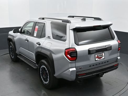 Used 2025 Toyota 4Runner TRD Off-Road Premium AWD/4WD image 31