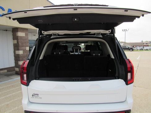 Used 2025 Ford Expedition Active AWD/4WD image 41
