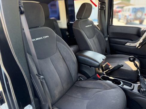 Used 2015 Jeep Wrangler Unlimited Rubicon AWD/4WD image 31