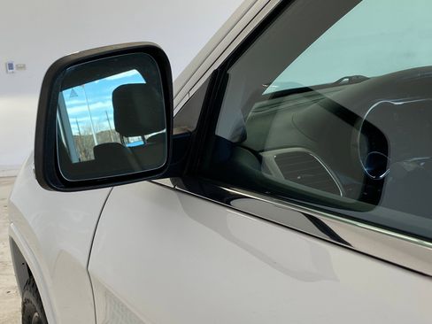 Used 2015 Jeep Grand Cherokee Overland w/ Advanced Technology Group image 24