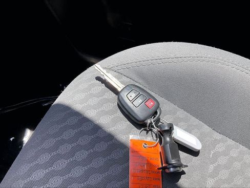 Used 2021 Toyota Tacoma SR5 RWD image 11