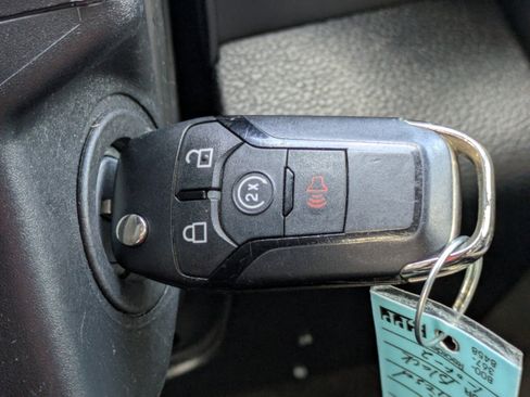 Used 2019 Ford F250 Lariat w/ Chrome Package image 33