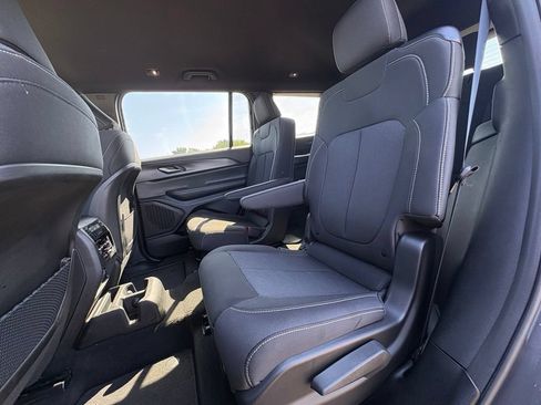 Used 2025 Jeep Grand Cherokee L Laredo w/ Luxury Tech Group I AWD/4WD image 25
