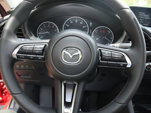 Used 2025 MAZDA MAZDA3 s FWD image 12