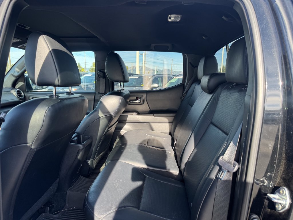 Used 2023 Toyota Tacoma Limited AWD/4WD image 4
