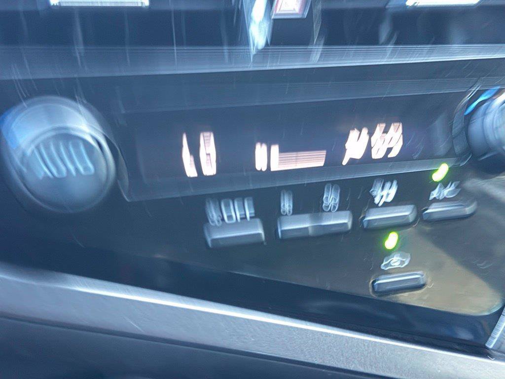 Used 2024 Toyota Camry SE FWD image 16