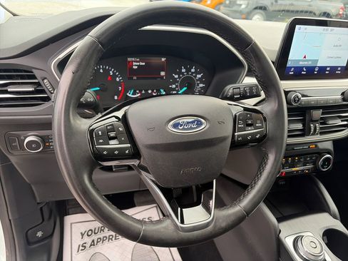 Used 2022 Ford Escape SEL image 22