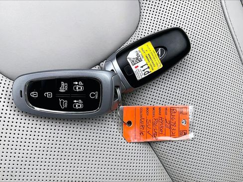 Used 2024 Hyundai Palisade Calligraphy image 15