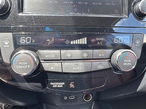 Used 2020 Nissan Rogue SV AWD/4WD image 29