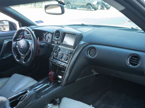 Used 2009 Nissan GT-R Premium AWD/4WD image 37