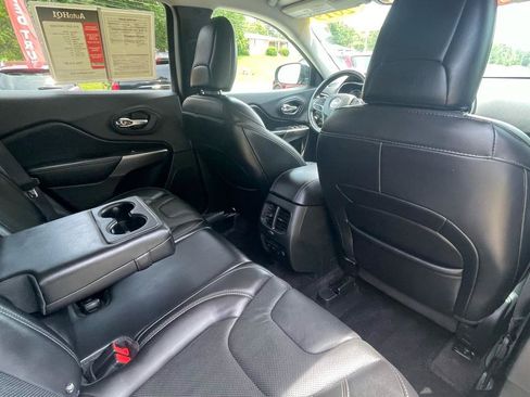 Used 2019 Jeep Cherokee Limited AWD/4WD image 23