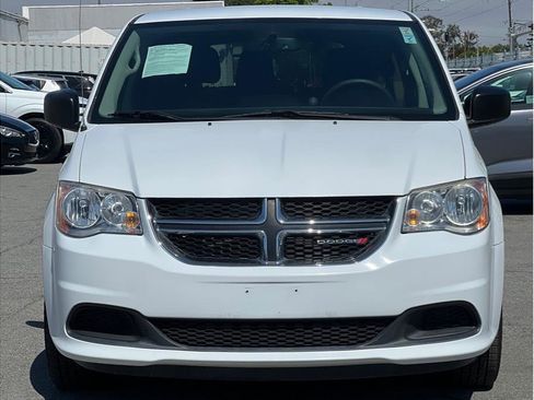 Used 2017 Dodge Grand Caravan SE w/ Power Window Group FWD image 2