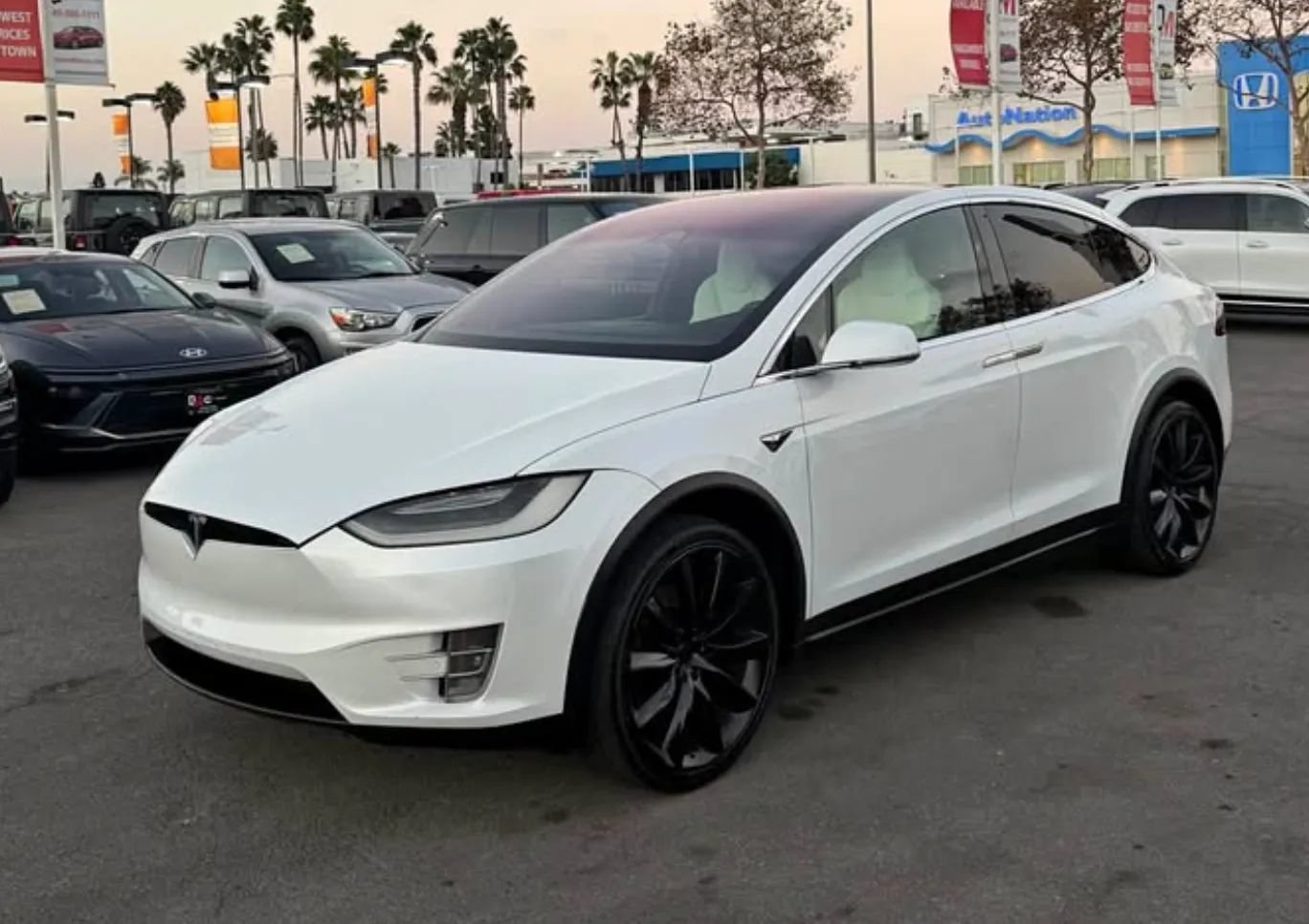 Used 2019 Tesla Model X 75D AWD/4WD image 2