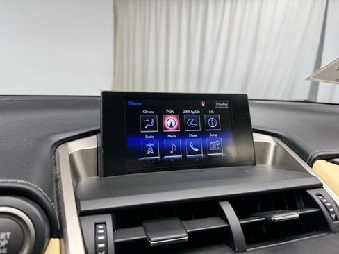 Used 2017 Lexus NX 200t 200t image 19