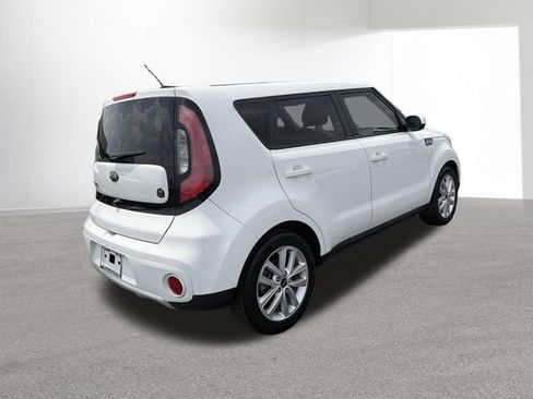 Used 2019 Kia Soul + FWD image 13