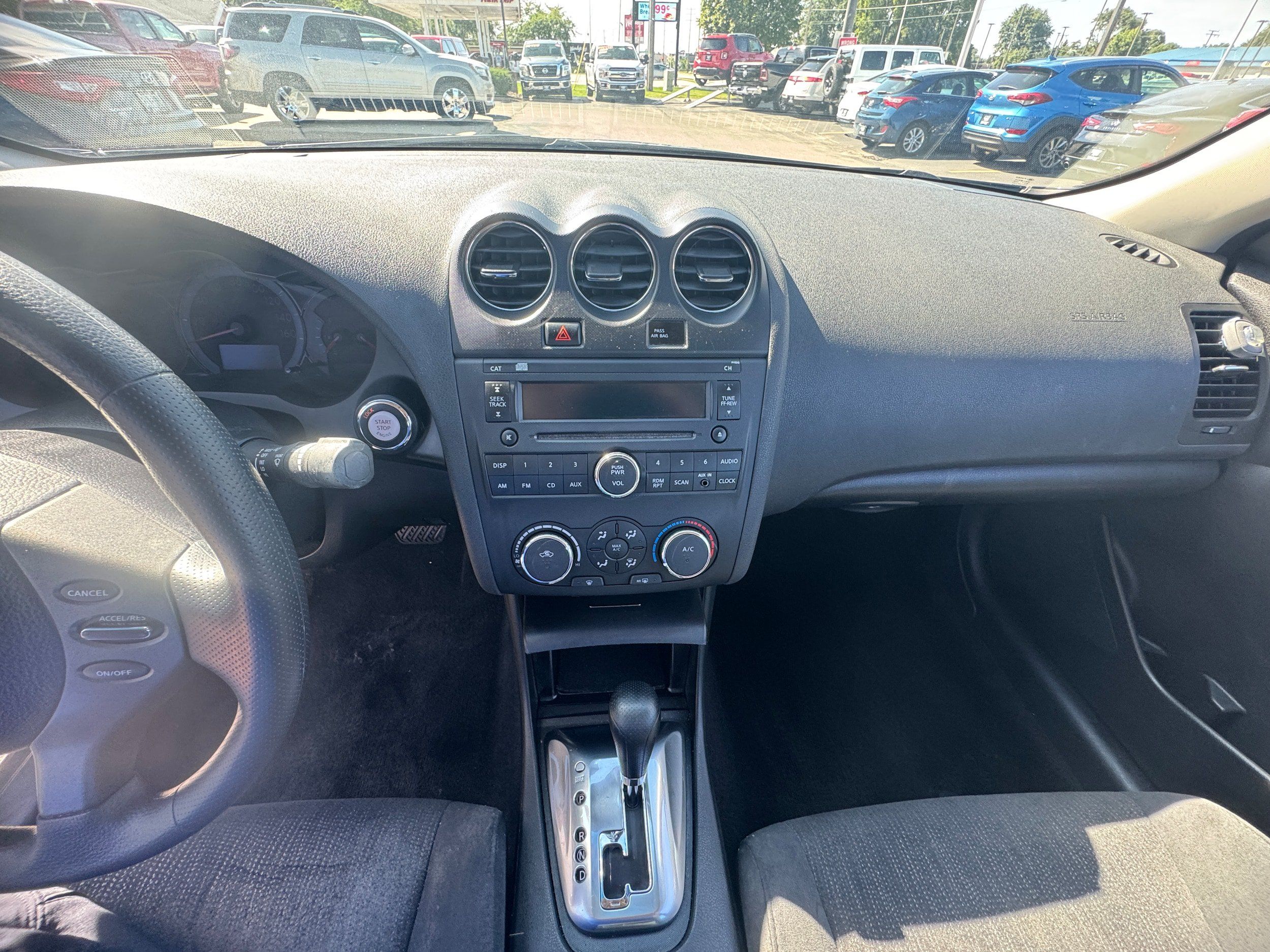 Used 2011 Nissan Altima 2.5 S FWD image 8