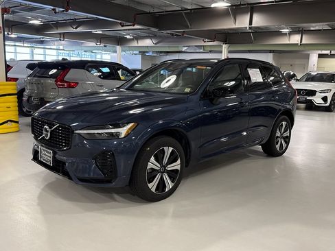Certified 2024 Volvo XC60 T8 Plus w/ Climate Package AWD/4WD image 5