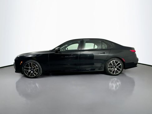 Certified 2023 BMW 740i w/ Luxury Rear Seating Package image 9