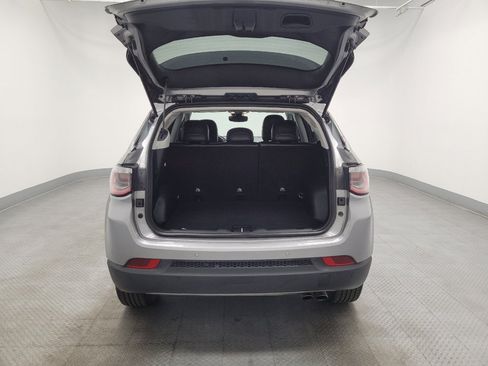 Used 2018 Jeep Compass Limited w/ Navigation Group image 29