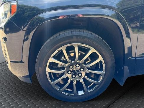 Used 2023 GMC Acadia Denali w/ Black Diamond Edition AWD/4WD image 10