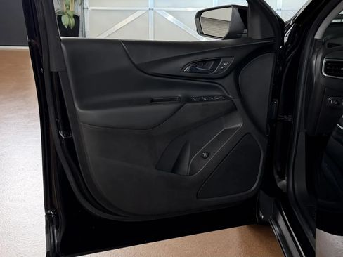 Used 2019 Chevrolet Equinox LT FWD image 14