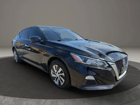 Used 2020 Nissan Altima 2.5 S AWD/4WD image 3
