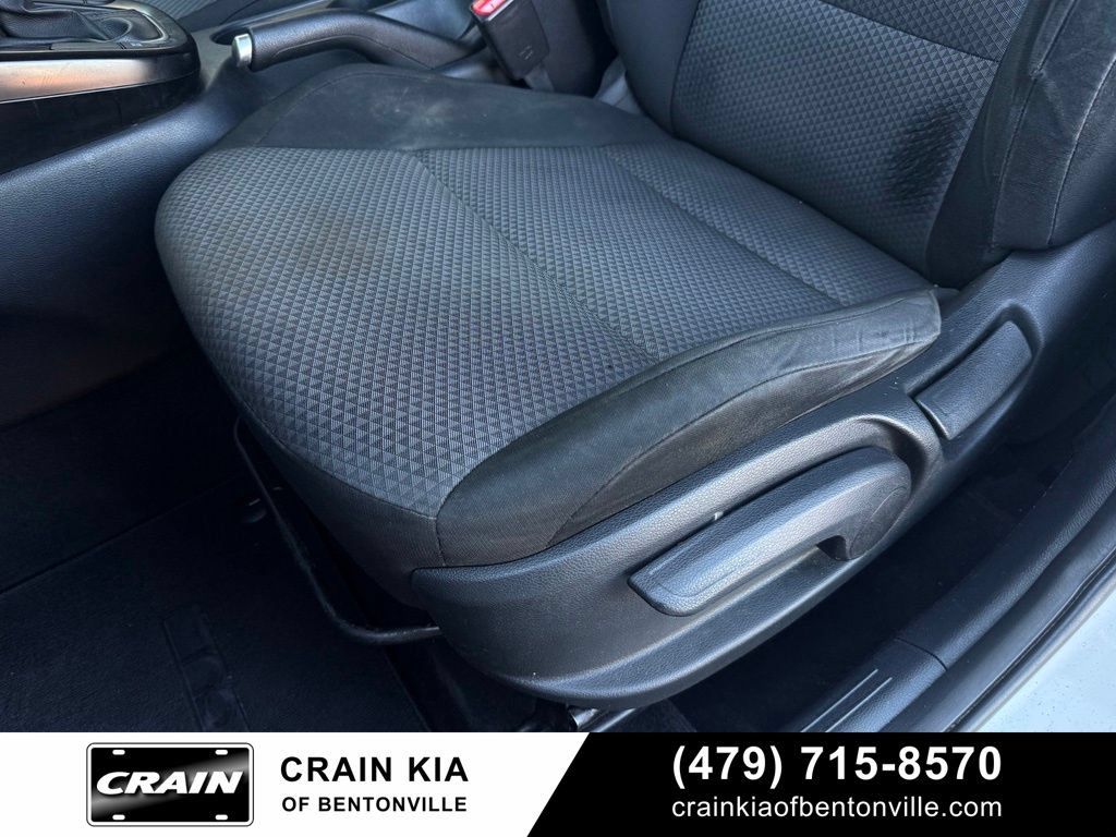 Used 2020 Kia Soul LX FWD image 24