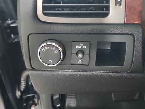 Used 2013 Chevrolet Avalanche LTZ RWD image 27